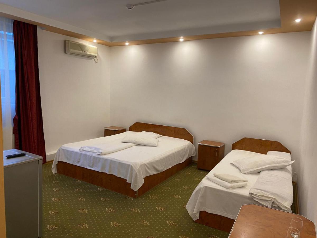 Hanul Izvor Hotel Galati  Ngoại thất bức ảnh